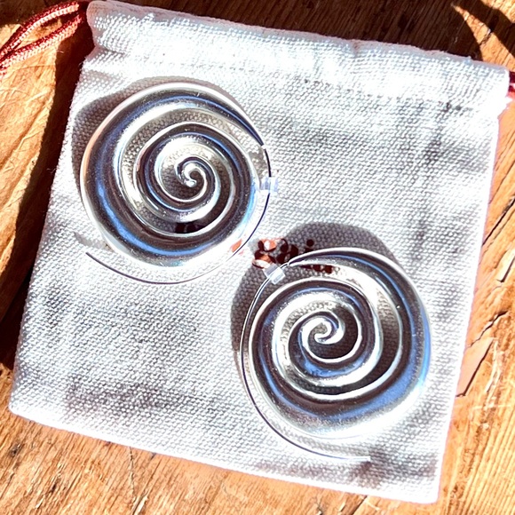 🌺🎉HP🎉🌺 NWT Cult Gaia Cassia Spiral Threader Earrings Antique Silver - Picture 8 of 16